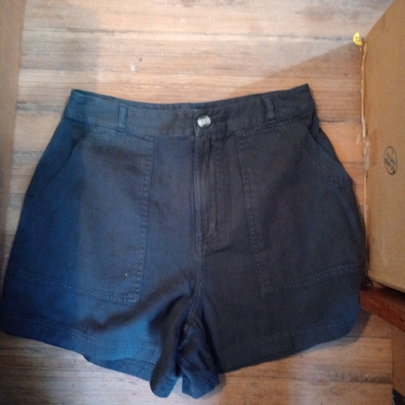 Universal Thread size 4 gray shorts women's NWOT (Can296) - Picture 1 of 3